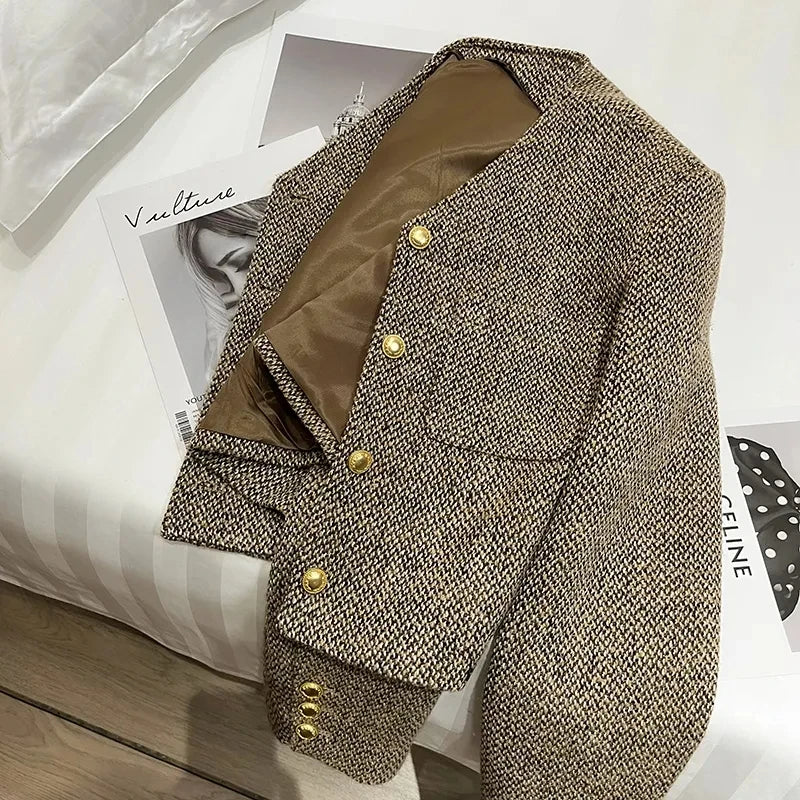 Women’s Cropped Blazer – Tailored Fit with Gold-Tone Buttons